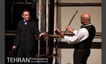 نمایش دشمن مردم 13