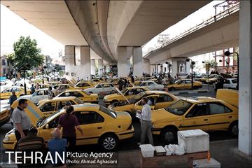 استراحت ظهرگاهی تاکسیرانان زیر پُل سیدخندان 13