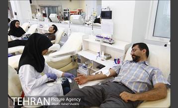 بازدید شهردار تهران  از اداره کل انتقال خون استان تهران 21