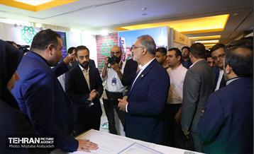 بازدید شهردار تهران از نمایشگاه بین المللی فرصت های سرمایه گذاری پایتخت