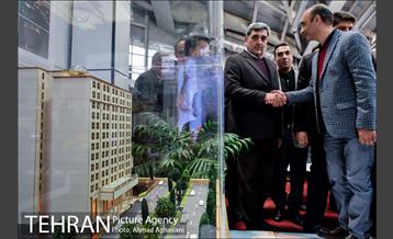 بازدید دکتر حناچی از نمایشگاه ساختمان پایدار 18