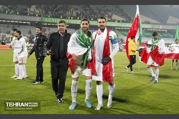 جشن و شادی بازیکنان و کادر فنی تیم ملی ایران پس از صعود به جام جهانی 2022