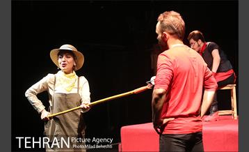 نمایش آندورا‎ 3