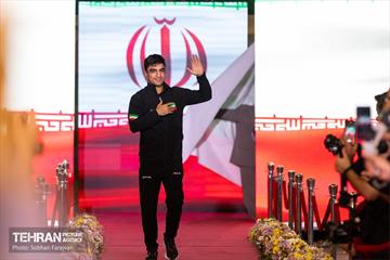 مراسم تجلیل از کشتی‌گیران قهرمان جهان (جشنی برای ایران) 113