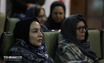جلسه هم‌اندیشی رییس نهاد پایش طرح های توسعه شهری با جمعی از بانوان 37