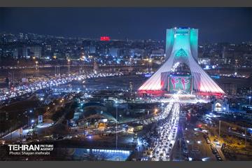 نورافشانی جشن پیروزی انقلاب اسلامی در میدان آزادی 13