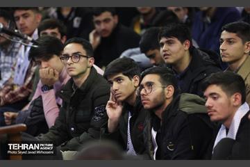 نشست صمیمانه شهردار تهران با دانش آموزان بسیجی سراسر کشور 29