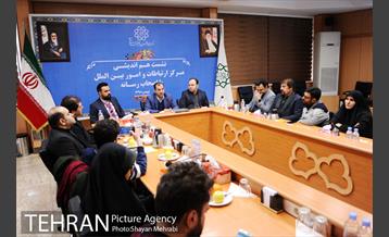 نشست صمیمانه رئیس مرکز ارتباطات شهرداری تهران با اصحاب رسانه 5