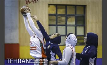 دیدار تیم های بسکتبال مهرام و گاز تهران 21