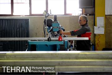 بازدید معاون اول رئیس جمهور به همراه شهردار تهران از کارخانه واگن‌سازی تهران 8