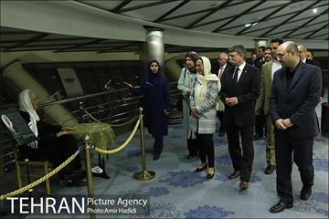 بازدید رییس مجلس ملی مجارستان ار برج میلاد تهران 9