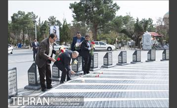 بازدید عبدالرحیم کرکه‌آبادی از سازمان بهشت زهرا (س)  19