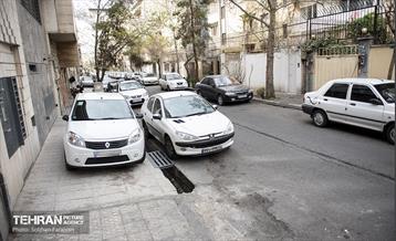 بی قانونی؛ تعرض به حریم پیاده راه 19