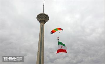 پرش چتربازان از برج میلاد تهران 7