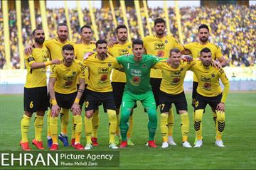 دیدار تیم های استقلال تهران و سپاهان اصفهان 1