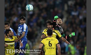 دیدار استقلال و سپاهان در لیگ برتر فوتبال 8