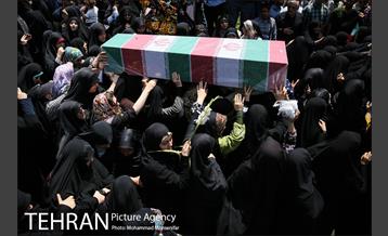 مراسم تشییع پیکرهای مطهر ۱۵۰ شهید تازه‌ تفحص‌ شده دفاع مقدس  - ۲ 28