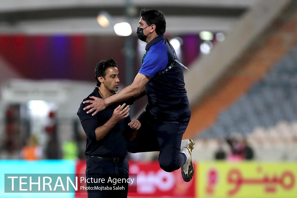 دیدار تیم های فوتبال استقلال تهران و ذوب آهن اصفهان 10