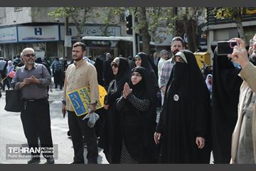 خدمت رسانی مواکب منطقه۱۶ به نمازگزاران عید سعید فطر 5