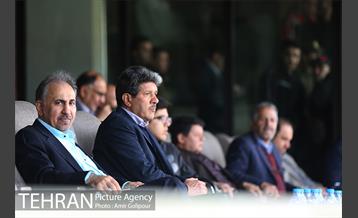 حضور دکتر نجفی در ورزشگاه آزادی برای تماشای شهرآورد پایتخت 1