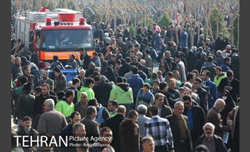 حضور مردم در حرم مطهر امام (ره) برای تشییع پیکر آیت الله هاشمی رفسنجانی 15