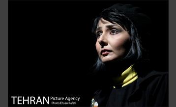 نمایش باغ آلبالو 32