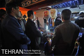 سرپرست شهرداری تهران و رئیس مرکز ارتباطات و امور بین الملل شهرداری تهران در بازدید از فعالیت‌های شبانه شهرداری و زندگی شبانه مردم تهران 9