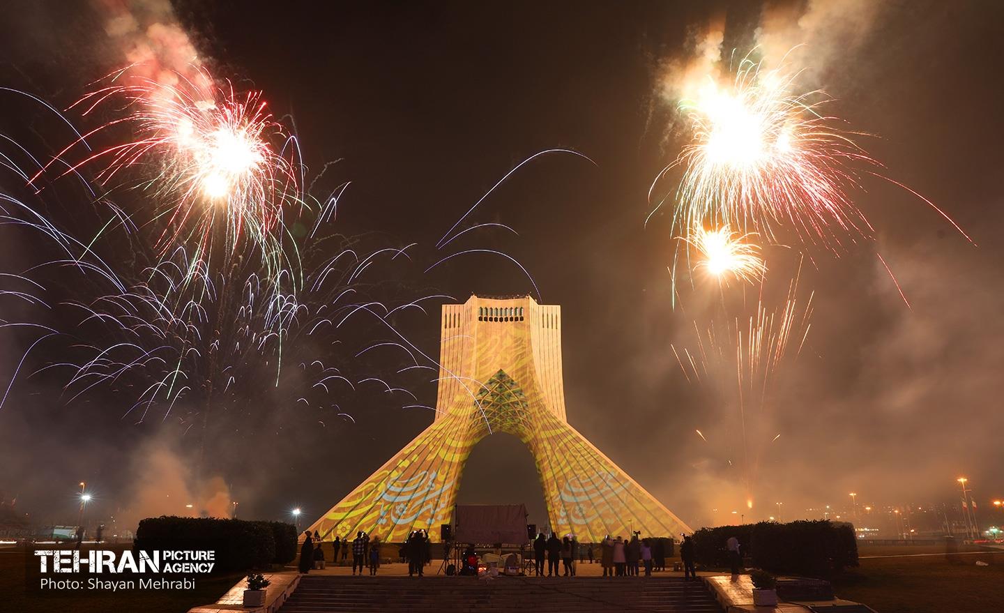نورافشانی در میدان آزادی به مناسبت نیمه شعبان 32