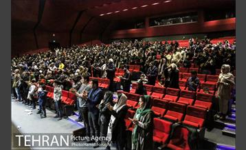 نمایش "من" در پردیس تئاتر تهران (خاوران) 38