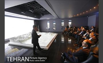 بازدید مدیرعامل شرکت ملی پست ایران و معاون وزیر ارتباطات از رصدخانه شهری تهران 18