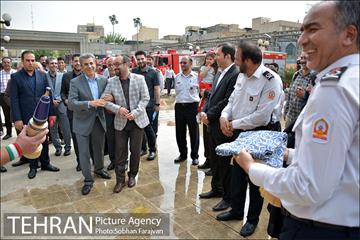 بازدید اعضای شورای اسلامی شهر از نمایشگاه آتش نشانی 20