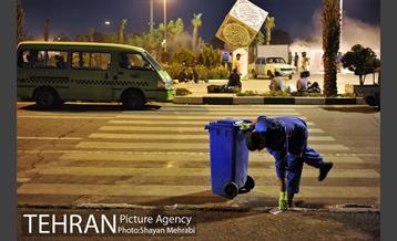 شروع بکار نیروهای خدمات شهری بعد از پایان مراسم ارتحال امام خمینی (ره) 4