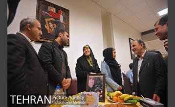 تجلیل از خانواده شهدای آتش‌نشان حادثه پلاسکو با حضور شهردار تهران 23