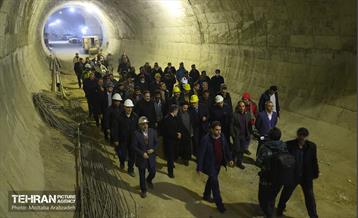 بازدید از تست گرم خط ۷ مترو 10