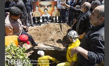 تشییع پیکر پدر شهیدان خالقی پور 15