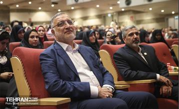 آیین گرامیداشت مقام شامخ معلم و تجلیل از معلمان نمونه منطقه ۱۷  4