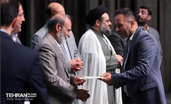آیین تجلیل از برگزیدگان مناطق 22 گانه 22