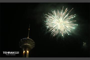 نورافشانی برج میلاد در شب پیروزی انقلاب اسلامی 15