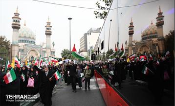 راهپیمایی ۱۳ آبان 32