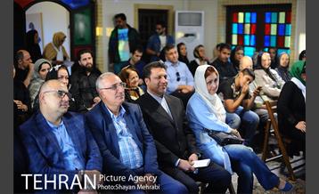 نمایشگاه هنری "فردا در آیینه" 17