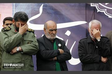 تشییع پیکر شهدای مدافع حرم در منطقه ۵ 1