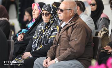 آئین غرس درخت به پاسداشت شهدای منطقه ۵ 23