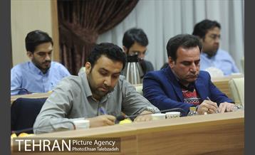 نشست صمیمانه عارف نیا با مسئولین پایگاه های خبری و فعالان فضای مجازی 9