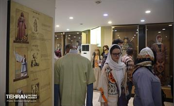 بازدید هیات دیپلماتیک از بناهای تاریخی منطقه ۱۲ 16