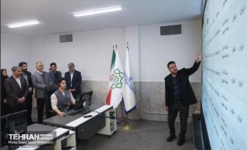 افتتاح ۳ ایستگاه شارژبرقی و رونمایی از تاکسی برخط 17