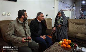 قرار خدمت؛ دیدار شهردار تهران با خانواده شهید مختار بشیری 1