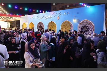 ویژه برنامه «مهمونی شهر» در باغ‌راه حضرت زهرا(س) - ۶ 17