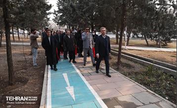 بازدید نخبگان منطقه ۵ از پروژه‌های عمرانی 49