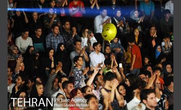 ویژه برنامه شب فیروزه ای در دریاچه شهدای خلیج فارس 17