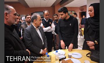 تجلیل از خانواده شهدای آتش‌نشان حادثه پلاسکو با حضور شهردار تهران 15